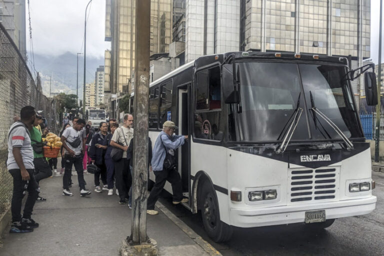 bus-en-caracas1-860x573